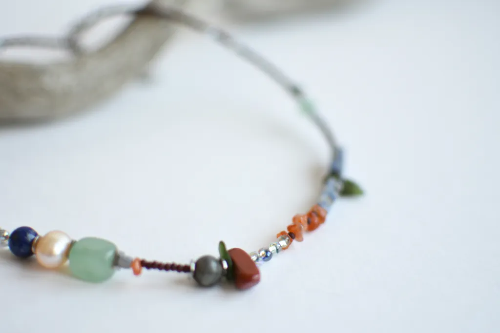 Колье с натуральными камнями