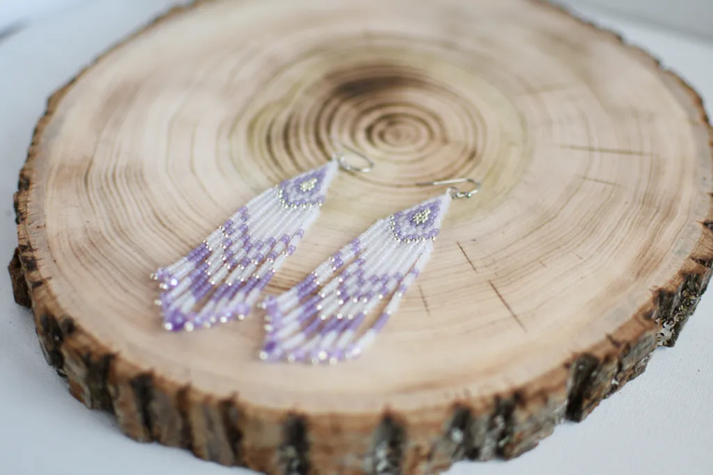 Сиреневые серьги-кисти из бисера с аметистом