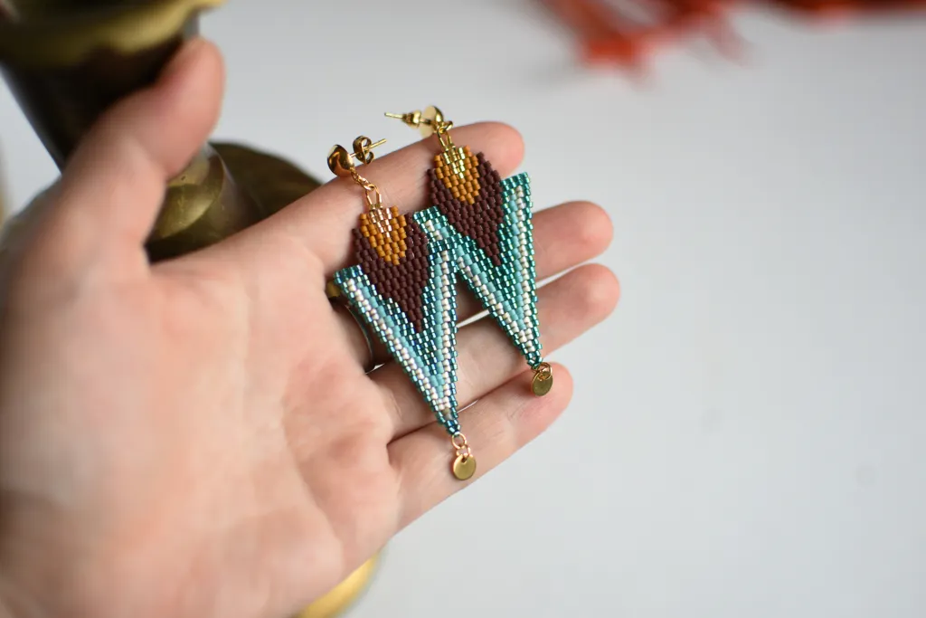 Серьги из бисера "Острие"