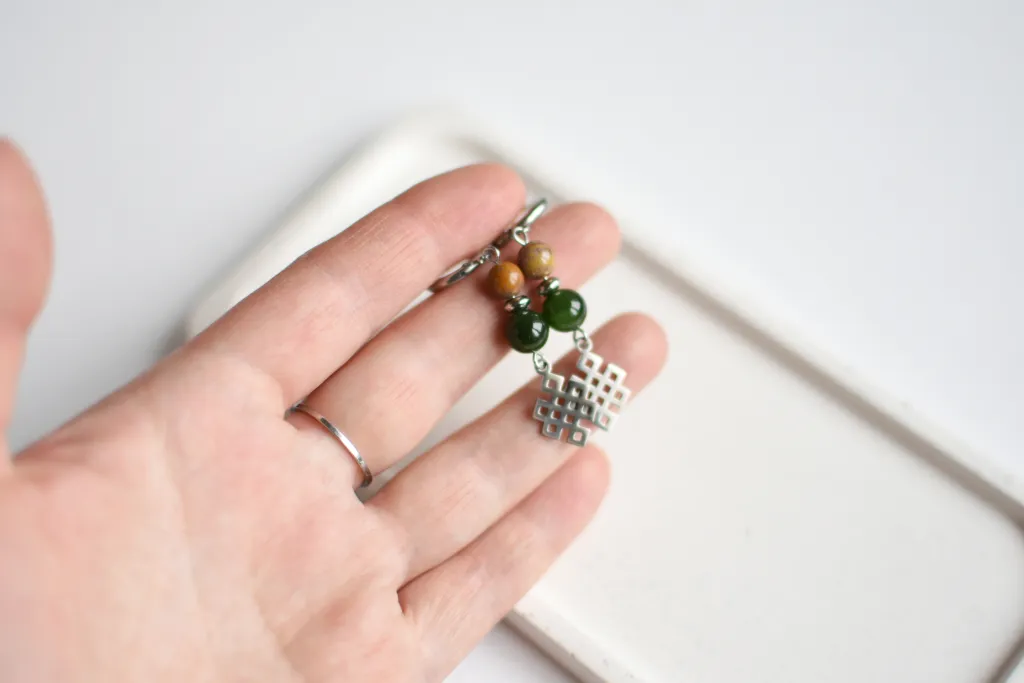 Серьги с нефритом "Улзы"