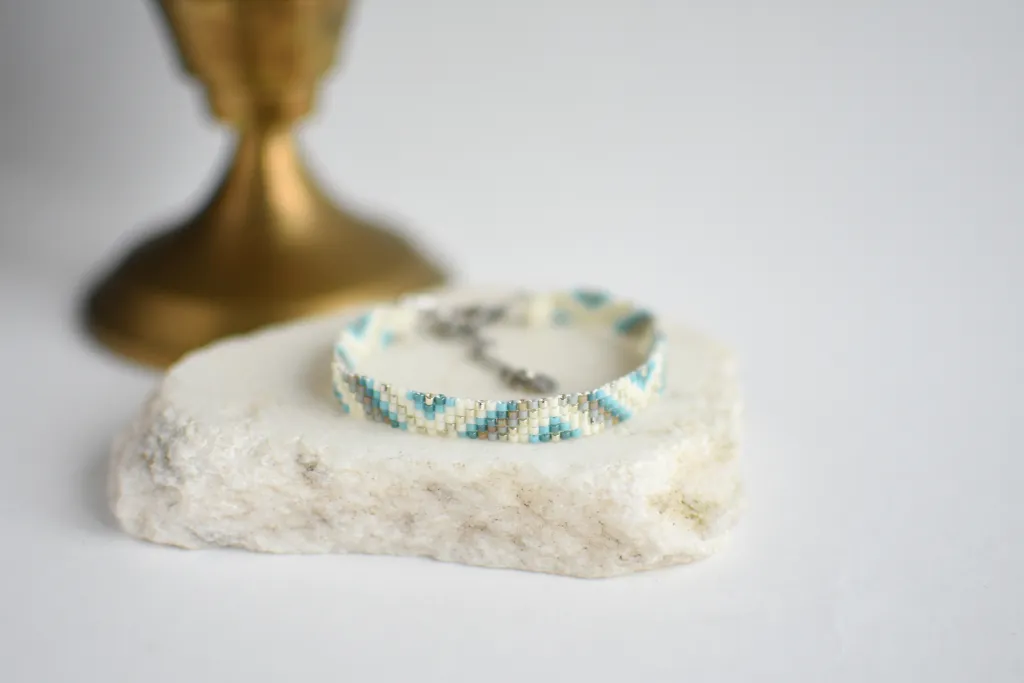 Браслет из бисера в стиле бохо