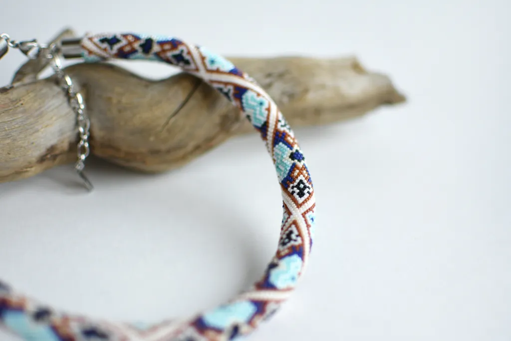 Колье-жгут из мелкого бисера "Марокко"