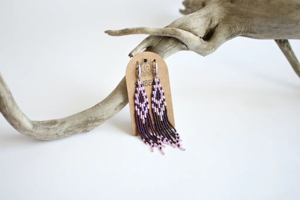 Фиолетово-розовые серьги из бисера