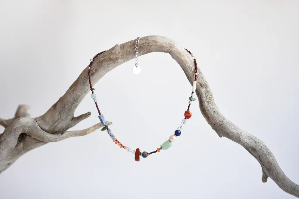 Колье с натуральными камнями