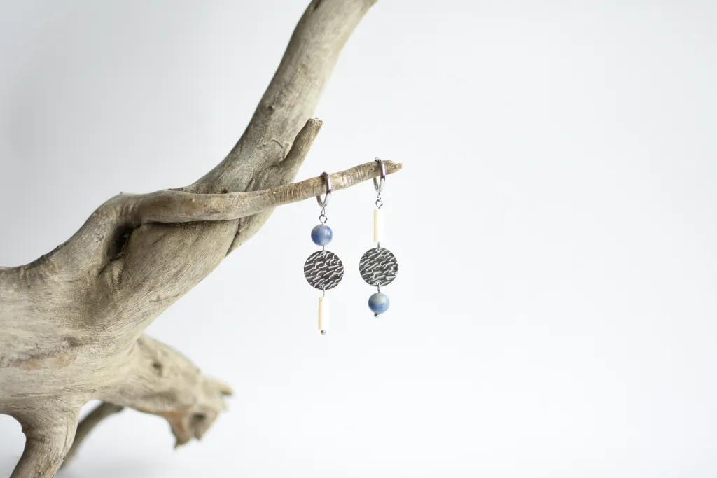 Серьги с содалитом и перламутром