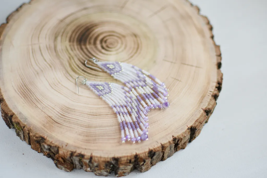 Сиреневые серьги-кисти из бисера с аметистом