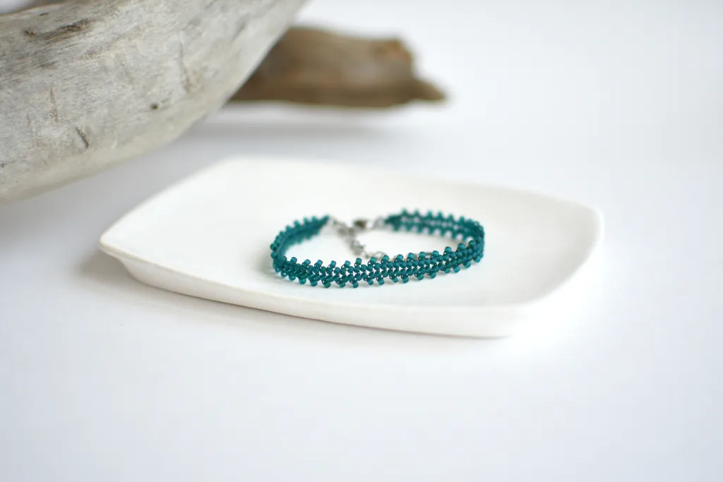 Браслет из бисера цвета морской волны