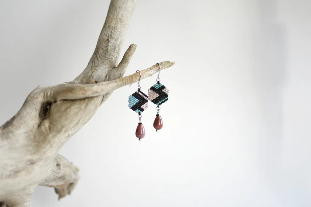 Серьги из бисера с индийской яшмой