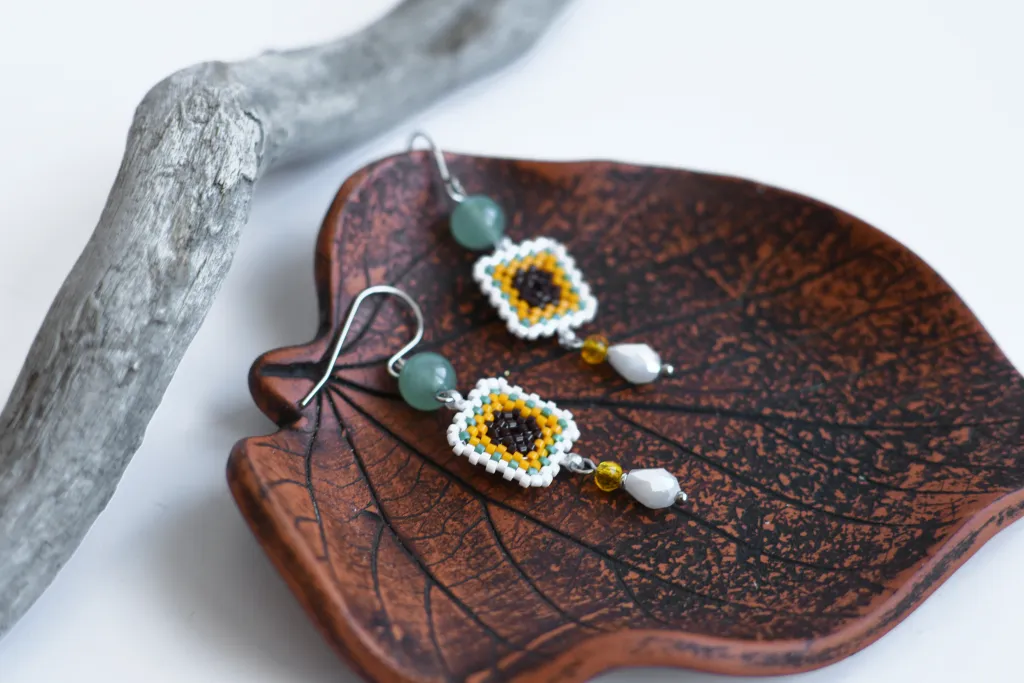 Серьги из бисера "Бабушкин квадрат"