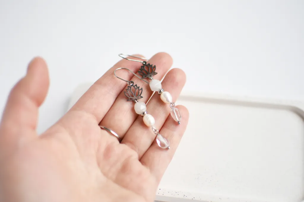 Серьги "Белый лотос" с жемчугом и кварцем