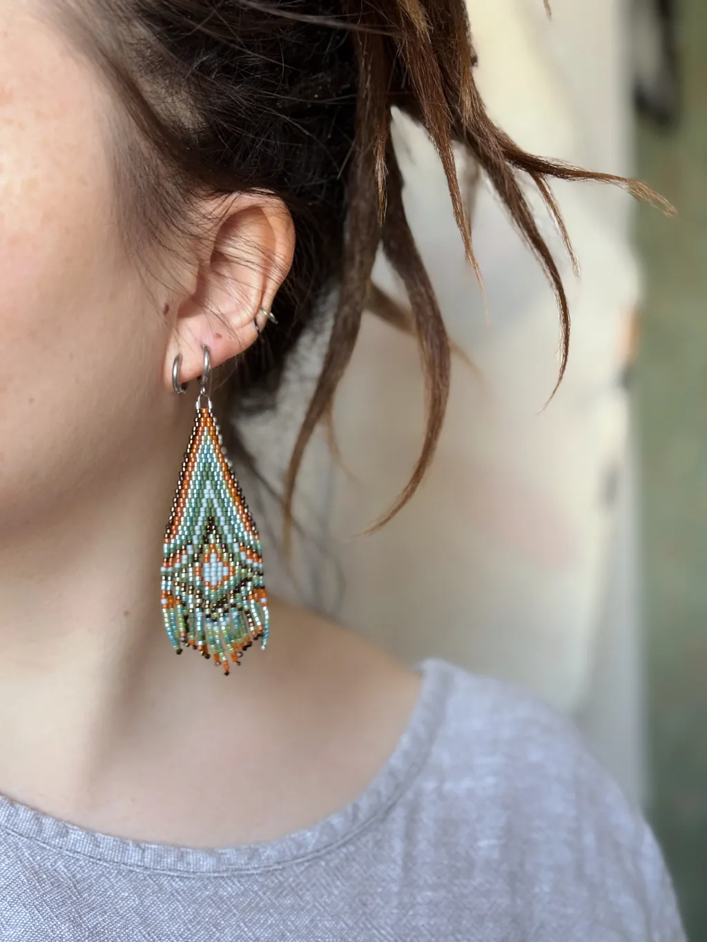 Длинные серьги с бахромой из бисера