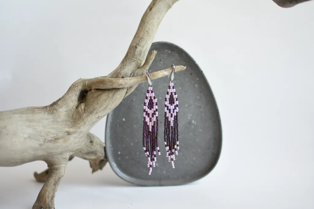 Фиолетово-розовые серьги из бисера
