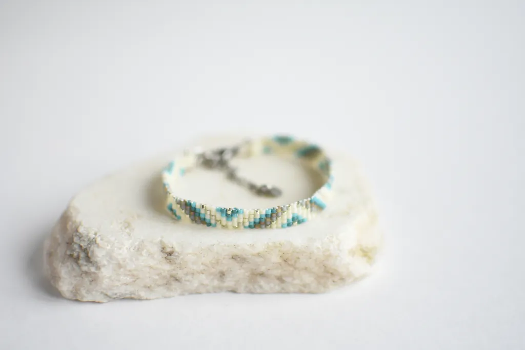 Браслет из бисера в стиле бохо