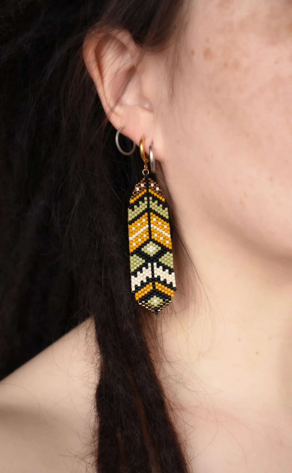 Сет из серёжек и браслета в зеленых тонах