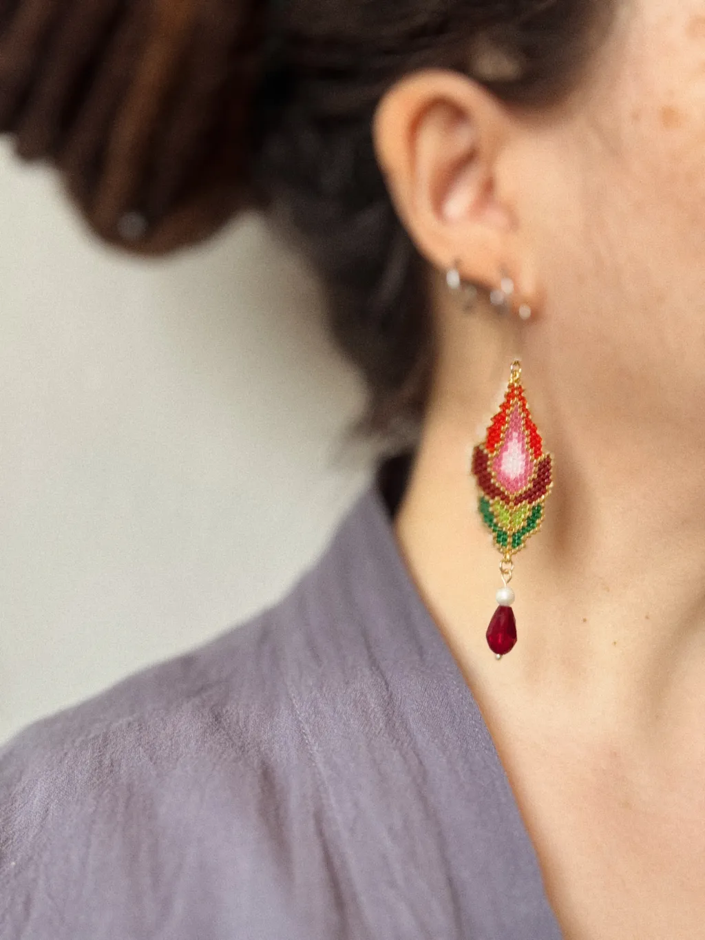 Серьги из бисера "Витражные тюльпаны" красные