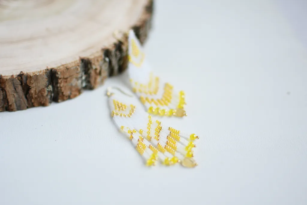 Серьги из бисера с бахромой и цитрином