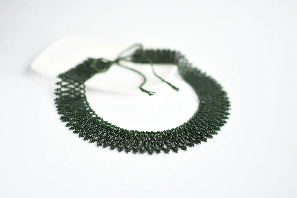 Зелёное ожерелье из бисера