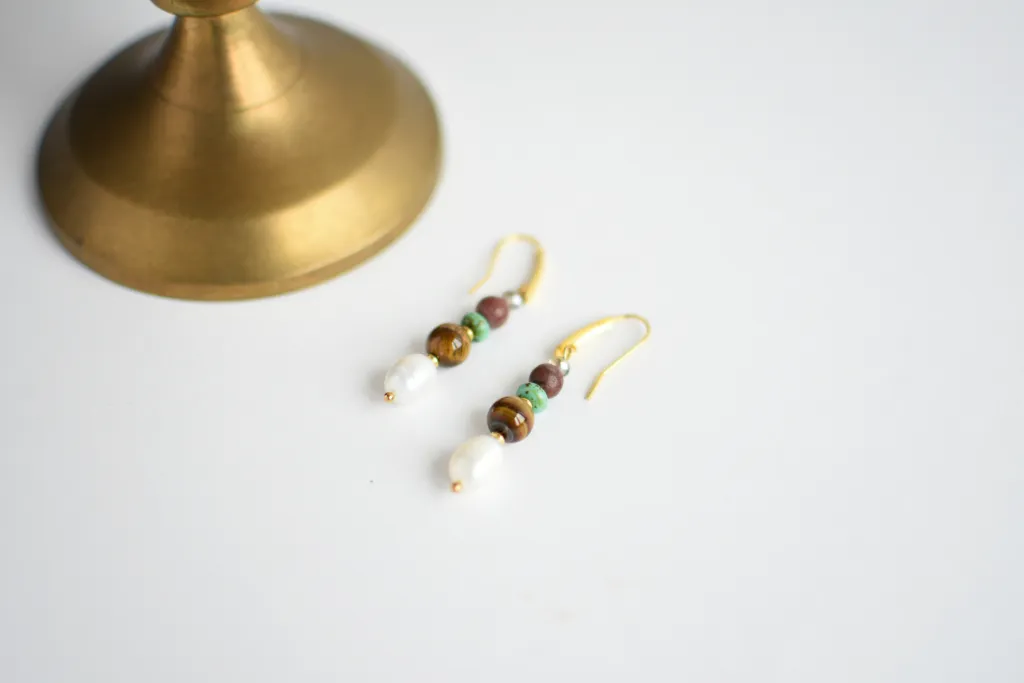 Серьги с тигровым глазом и жемчугом