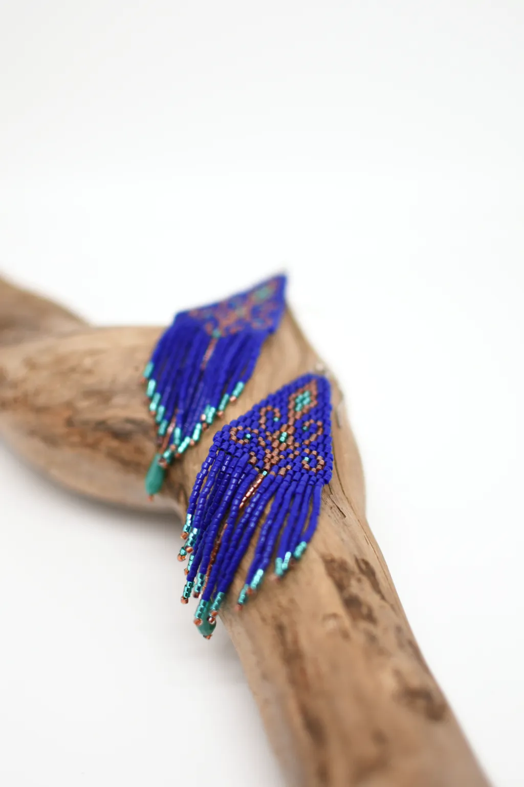 Синие серьги из бисера "Бирюзовый огонёк"