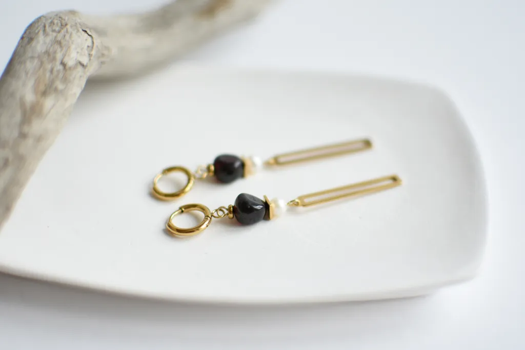 Серьги с гранатом и жемчугом