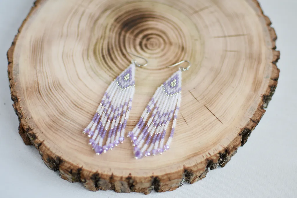 Сиреневые серьги-кисти из бисера с аметистом