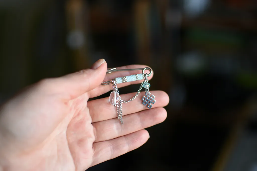 Брошь-булавка "Улзы" с горным хрусталём