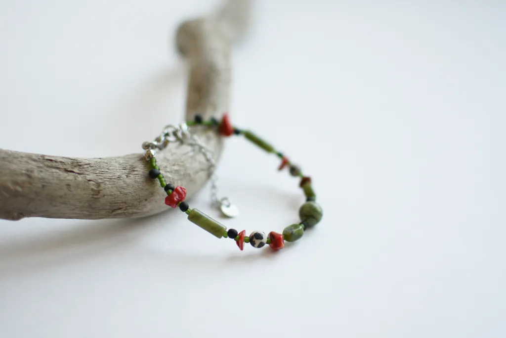 Браслет с серпентином