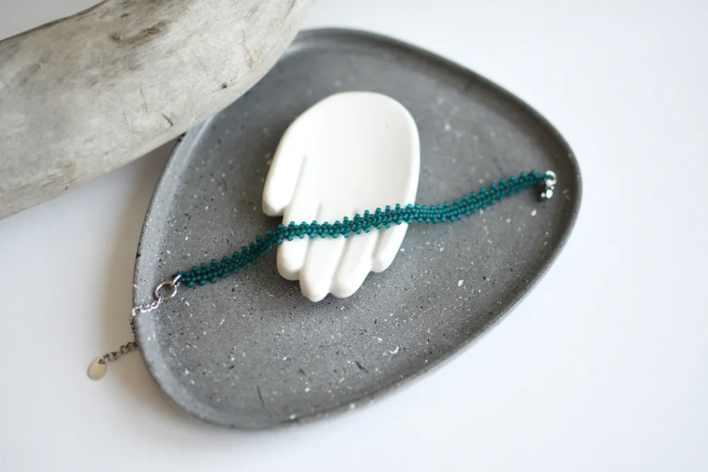 Браслет из бисера цвета морской волны