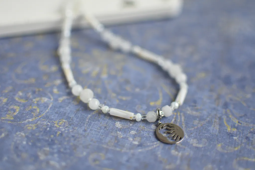 Кулон "Солнце луна" с белым кварцем