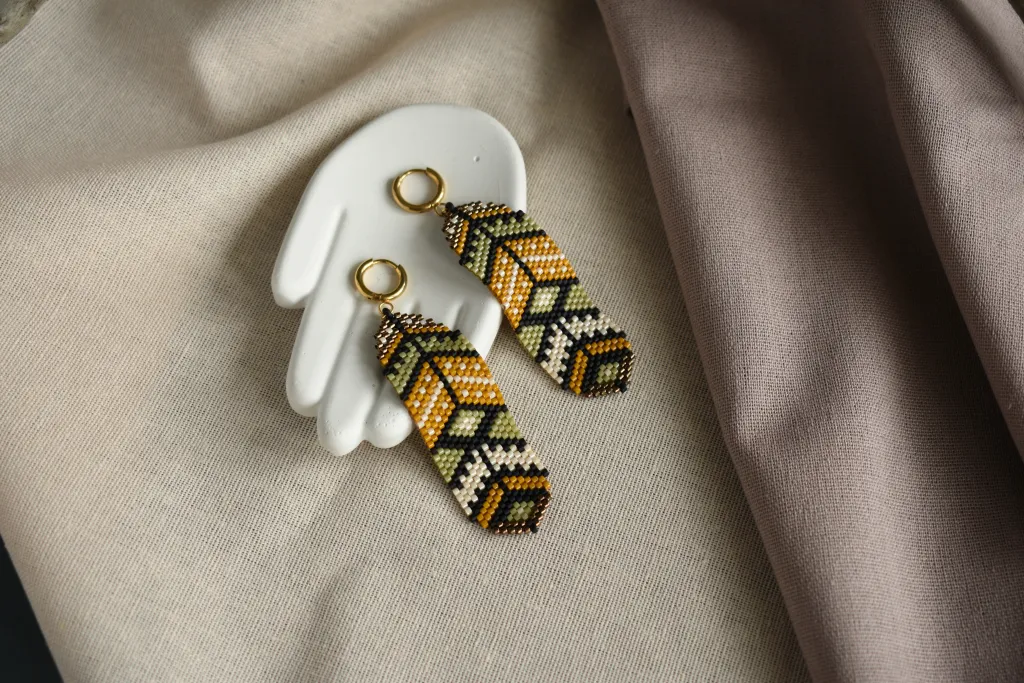 Сет из серёжек и браслета в зеленых тонах