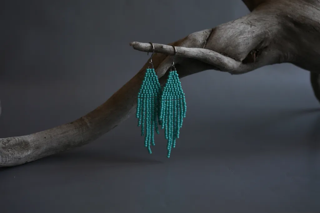 Бирюзовые серьги из бисера