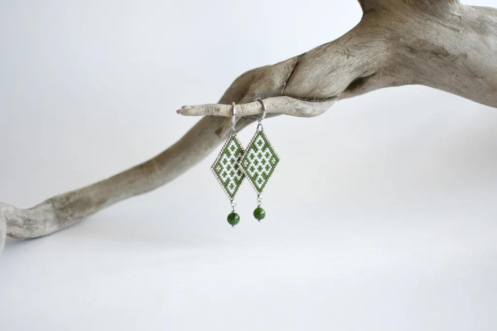 Серьги "Улзы" зелёные с нефритом