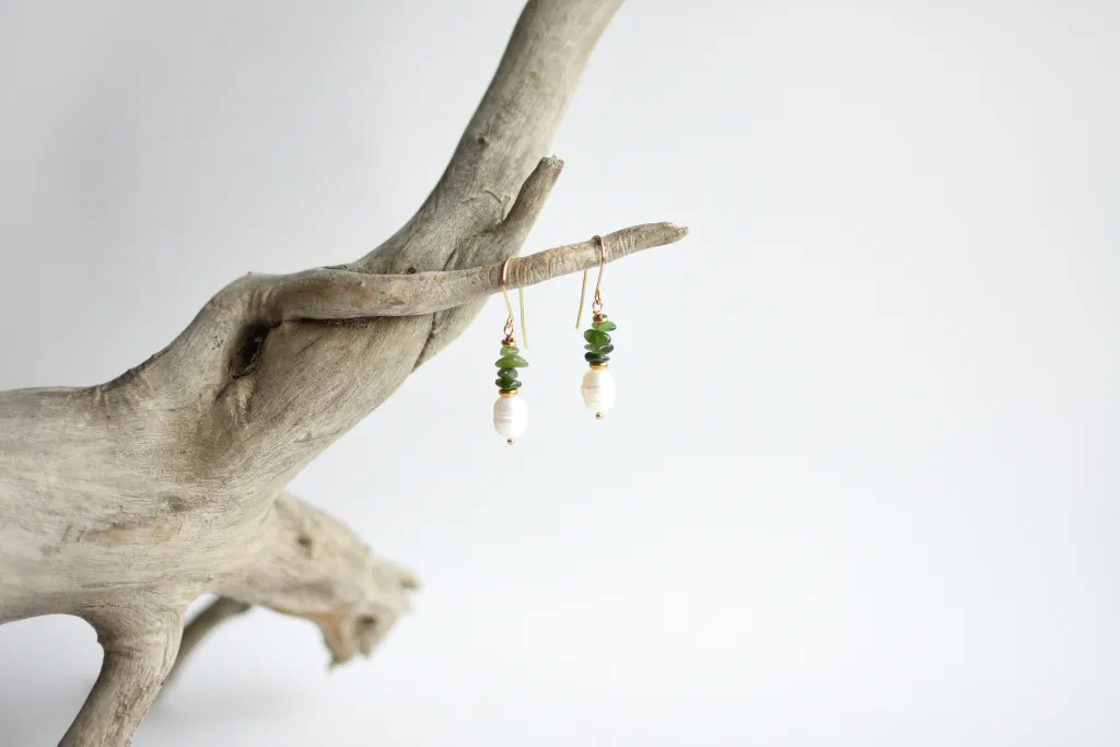 Серьги с нефритом и жемчугом